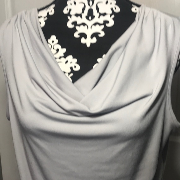 Sleeveless Grey Top - Picture 5 of 5